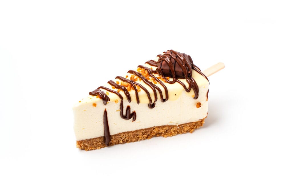 Kinder Bueno No-Bake Cheesecake